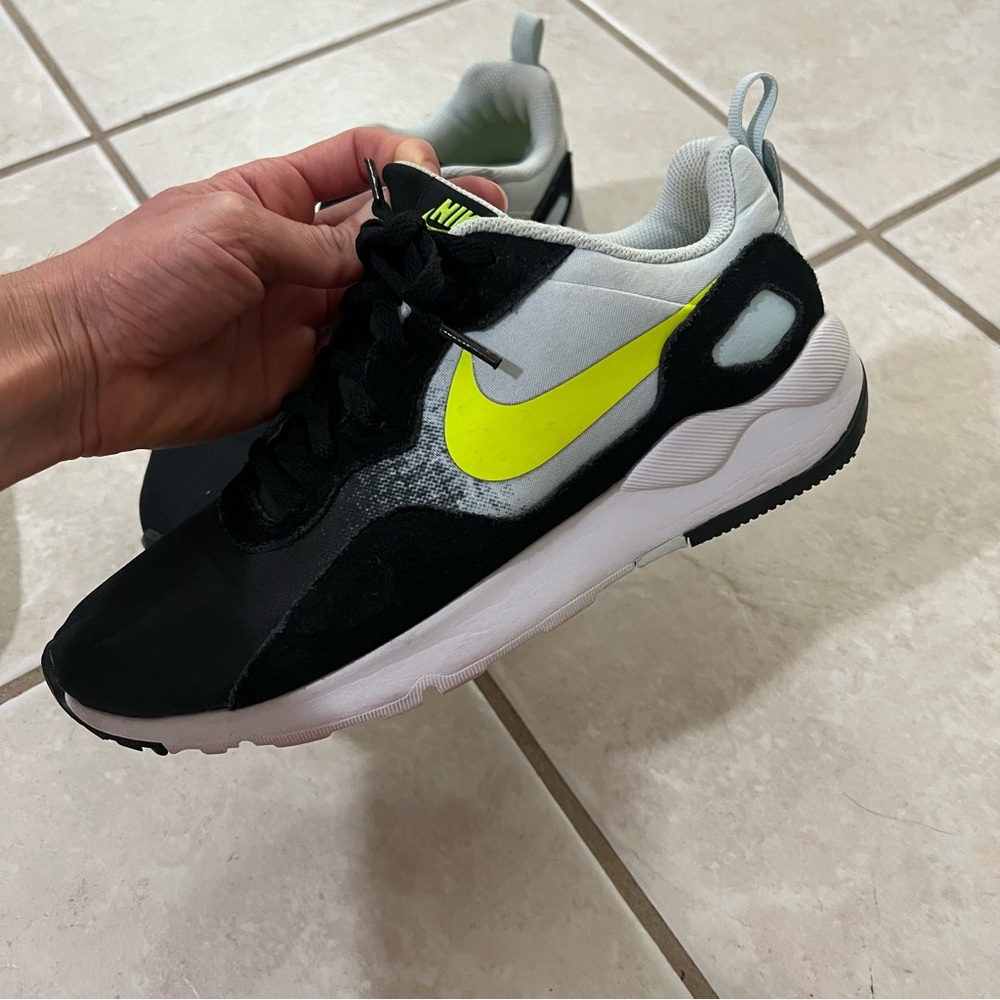 Women Nike shoes